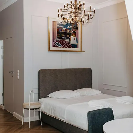 44 -v44- Apartment